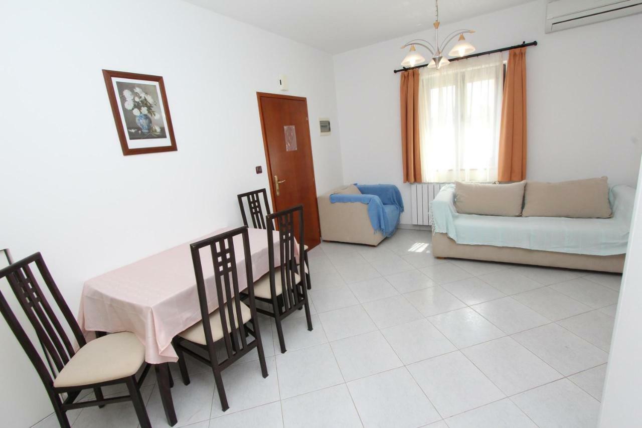 Appartement Mara *